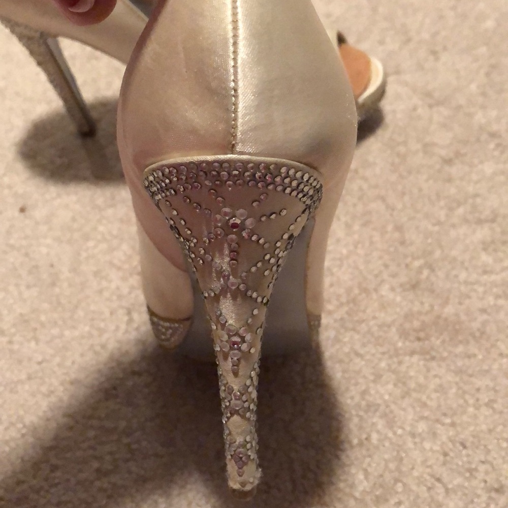 Shoes - Picture 2 of 5